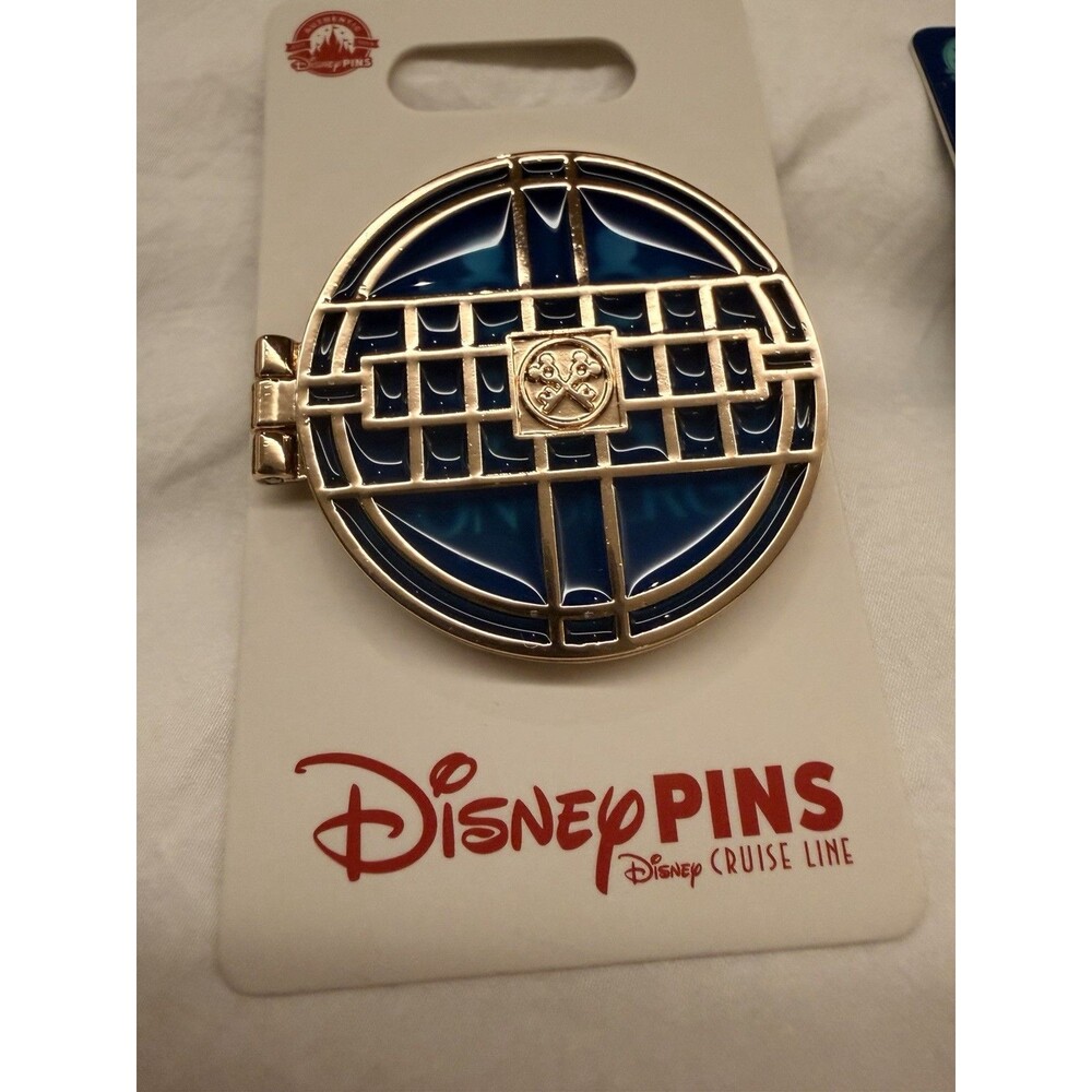 Disney Cruise Line Adventure Concierge Mickey Gold Keys Hinged Porthole Pin